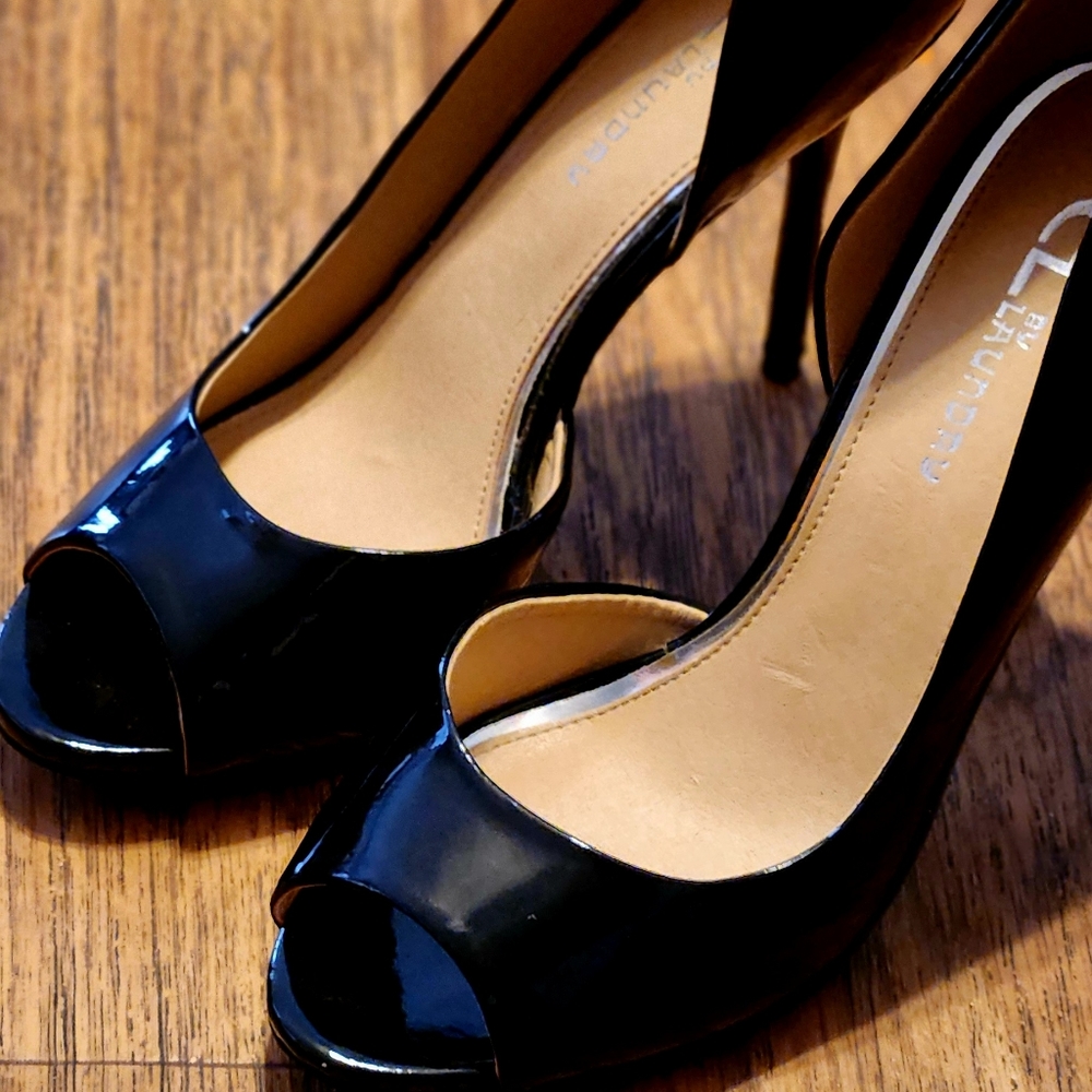 Black heels by CL by Laundry